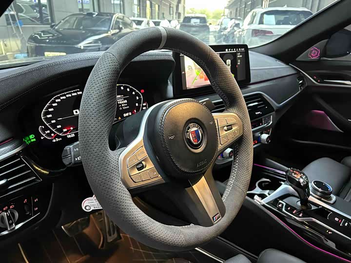 Фото 6 - BMW 5 Series