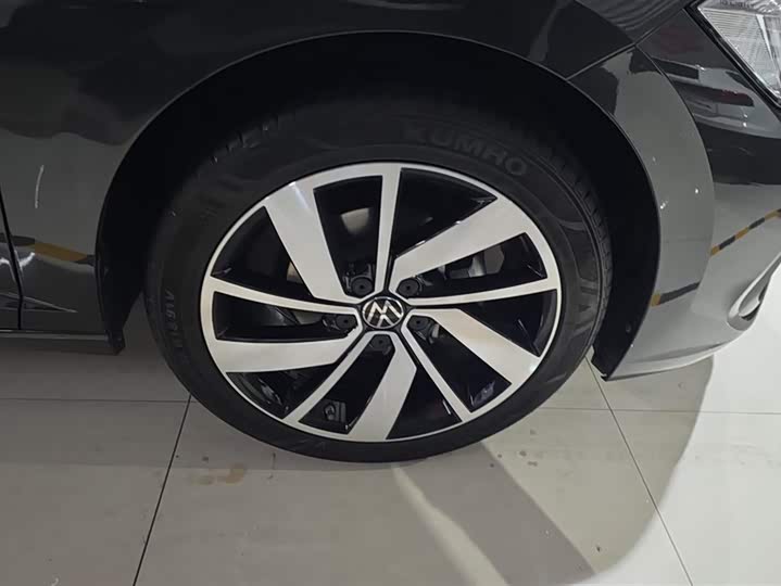 Фото 6 - Volkswagen Sagitar L