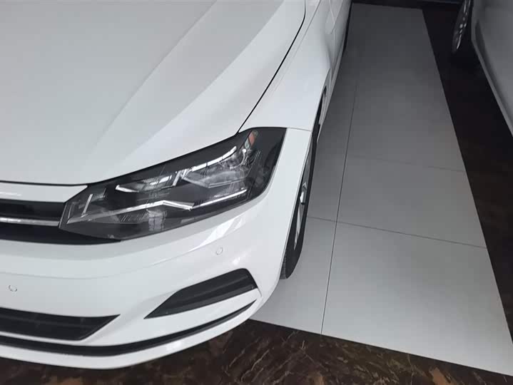 Фото 5 - Volkswagen Polo