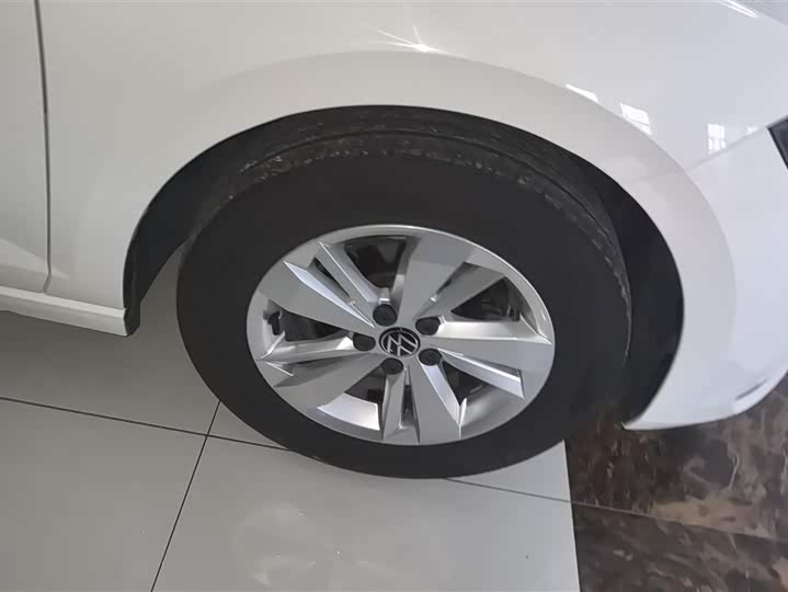 Фото 6 - Volkswagen Polo