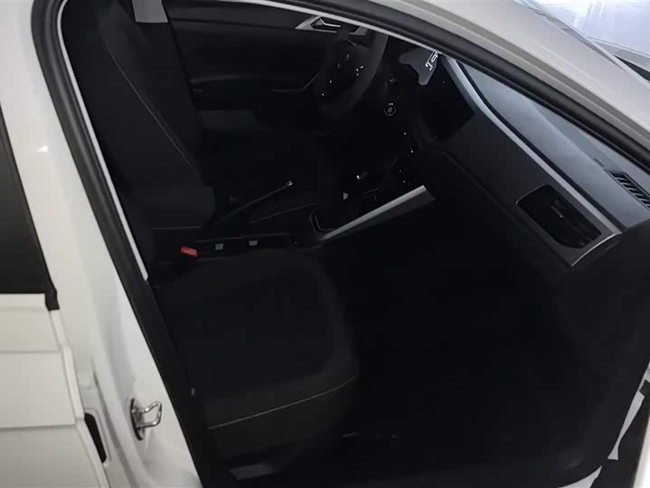 Фото 8 - Volkswagen Polo