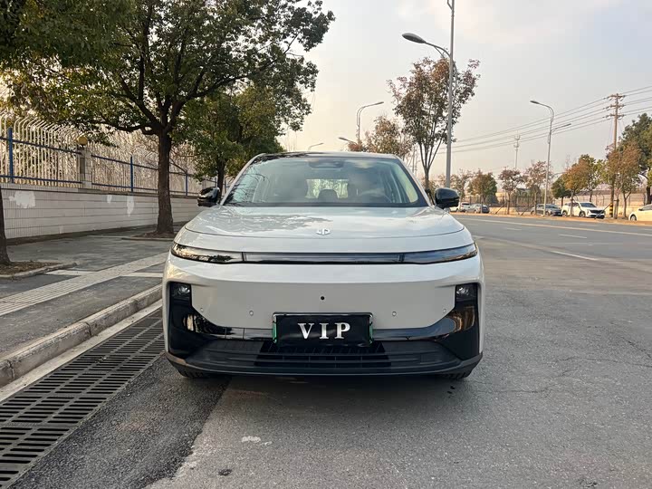 Фото 2 - Leapmotor B10