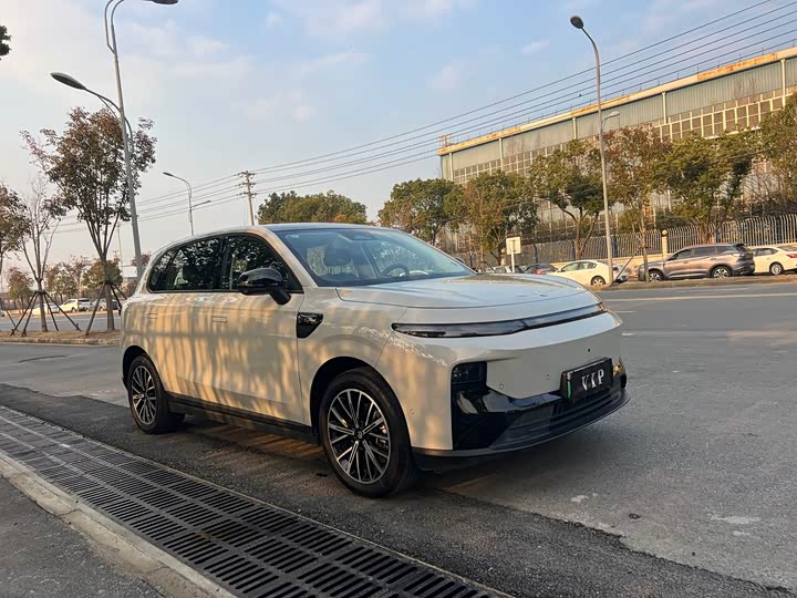 Фото 3 - Leapmotor B10