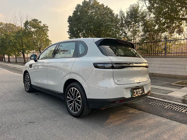 Фото 7 - Leapmotor B10