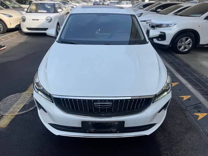 Фото 2 - Geely Emgrand