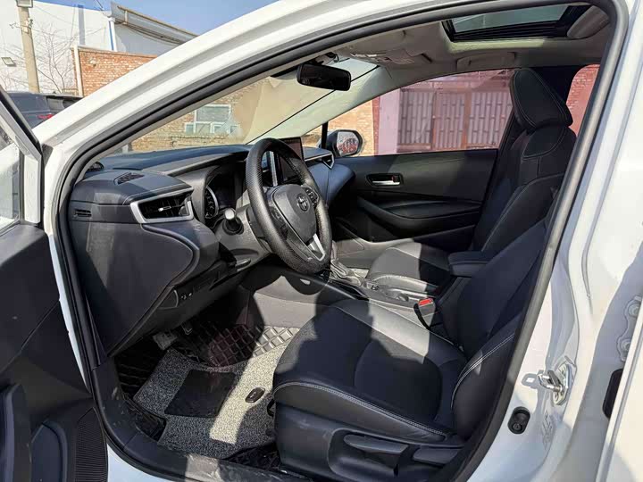 Фото 7 - Toyota Corolla