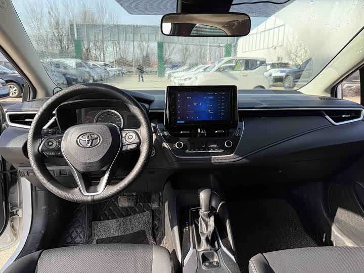 Фото 8 - Toyota Corolla