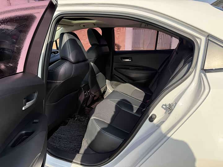 Фото 9 - Toyota Corolla