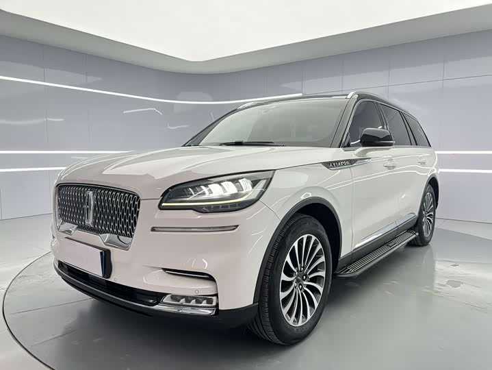 Фото 1 - Lincoln Aviator