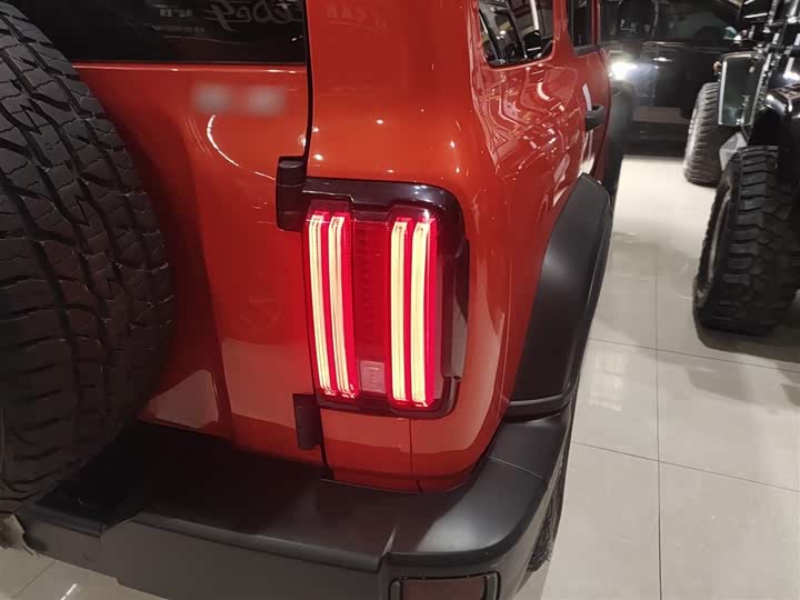 Фото 8 - Tank 300