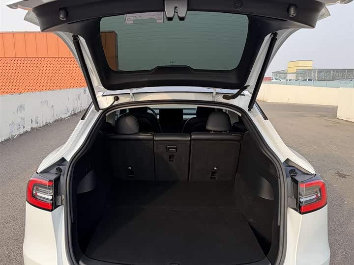 Фото 9 - Tesla Model Y