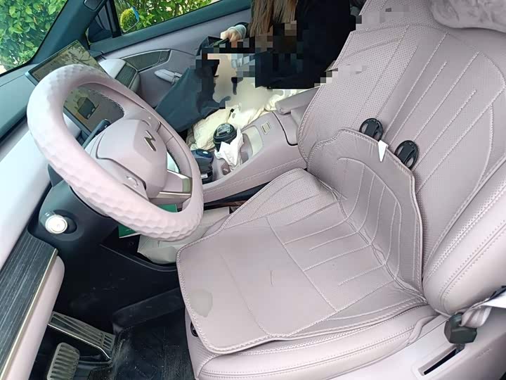 Фото 8 - Nio Onvo L60