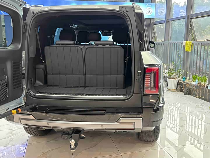 Фото 7 - BYD FangChengBao Leopard 8