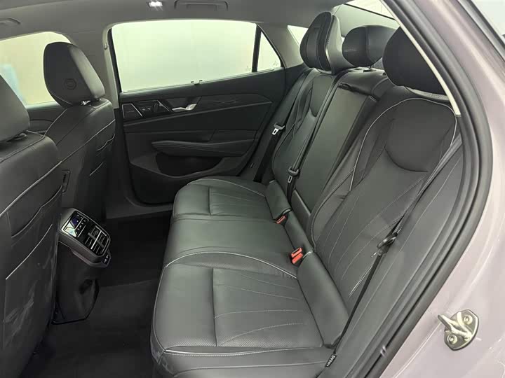 Фото 9 - Volkswagen Passat