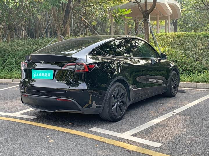 Фото 9 - Tesla Model Y