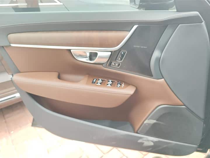Фото 7 - Volvo S90