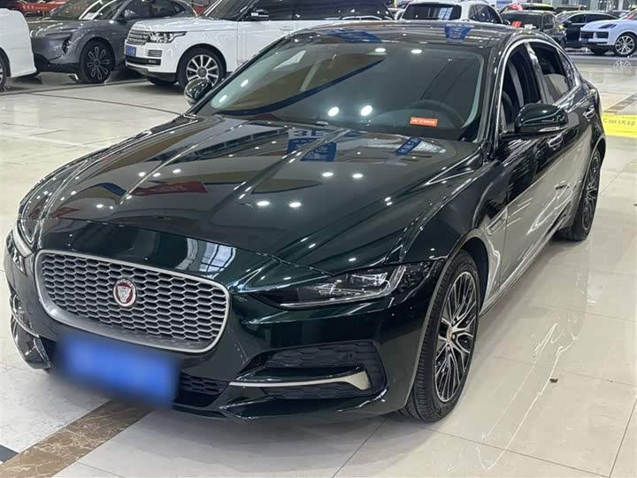 Фото 2 - Jaguar XE L