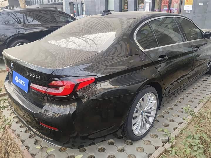 Фото 3 - BMW 5 Series