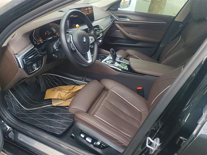 Фото 9 - BMW 5 Series