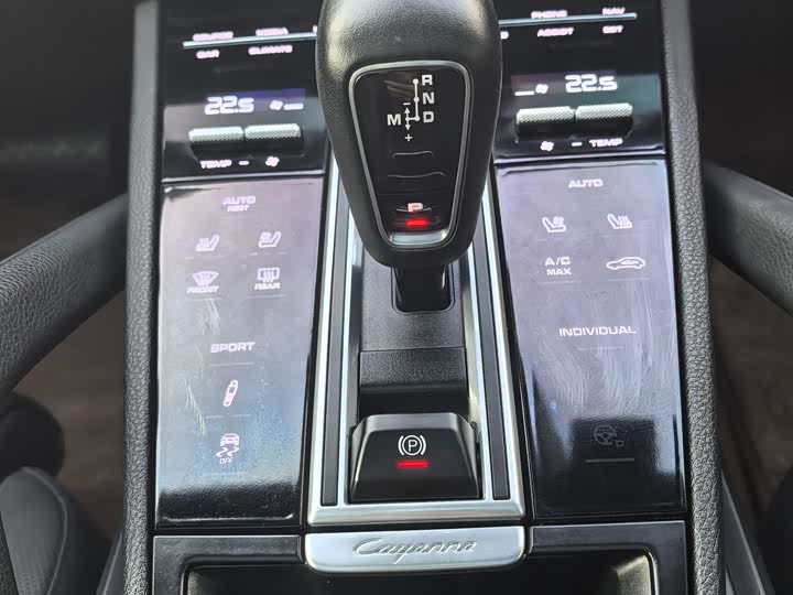 Фото 8 - Porsche Cayenne