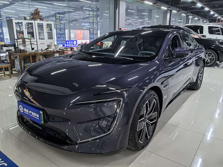 Фото 1 - Avatr 12