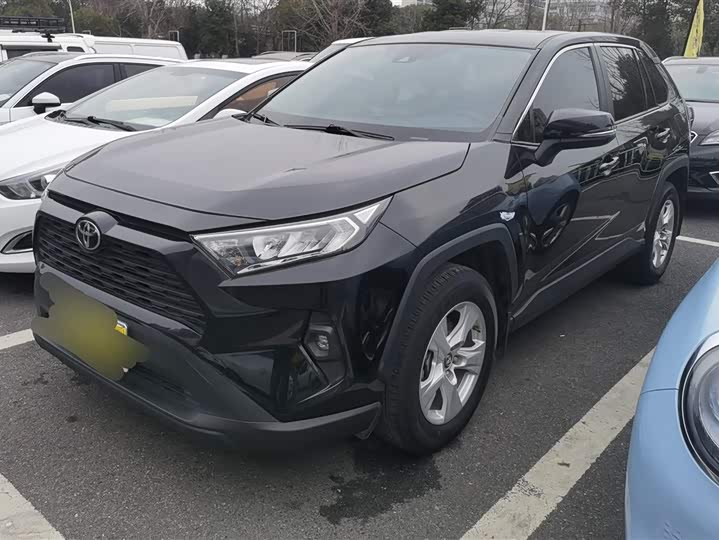 Фото 1 - Toyota RAV4