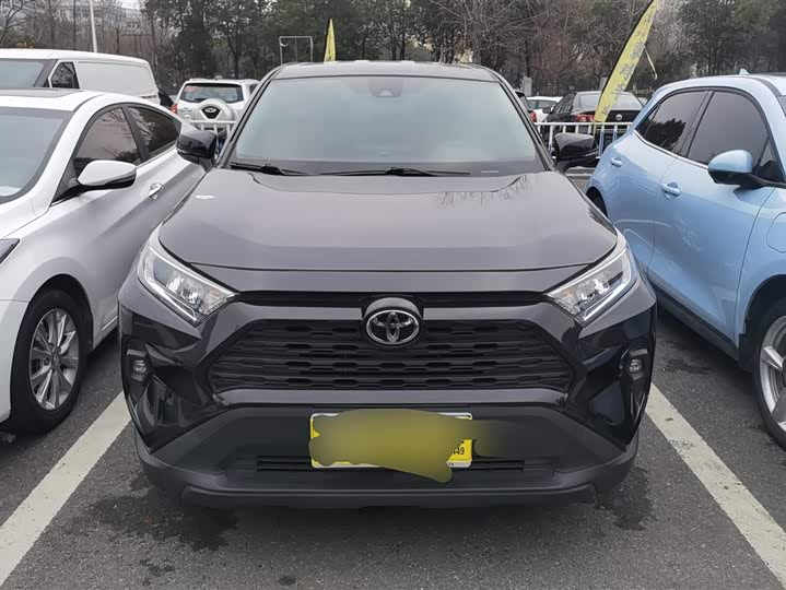 Фото 2 - Toyota RAV4