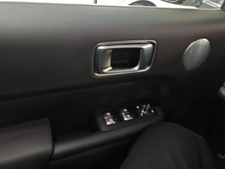 Фото 7 - LiXiang L8