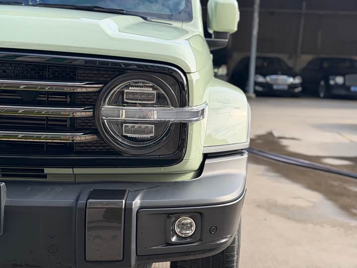 Фото 4 - Tank 300