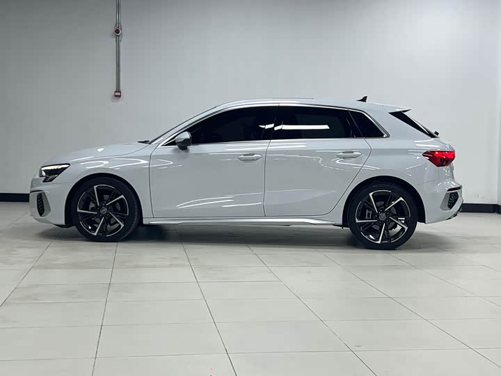 Фото 2 - Audi A3