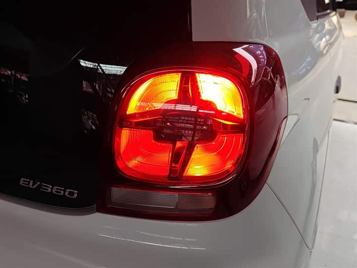 Фото 8 - Roewe Clever