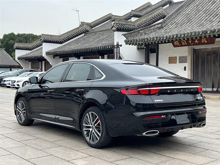 Фото 4 - Geely Preface