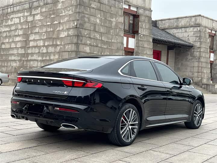 Фото 6 - Geely Preface