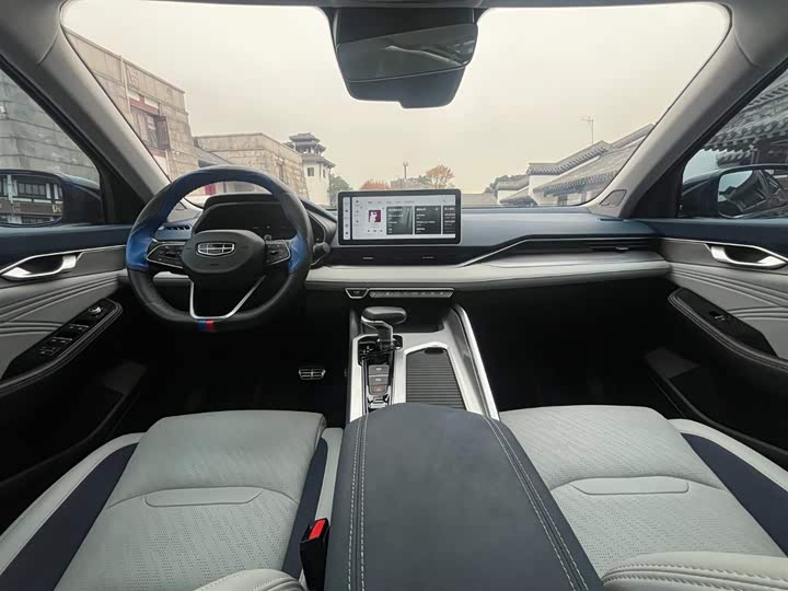 Фото 8 - Geely Preface