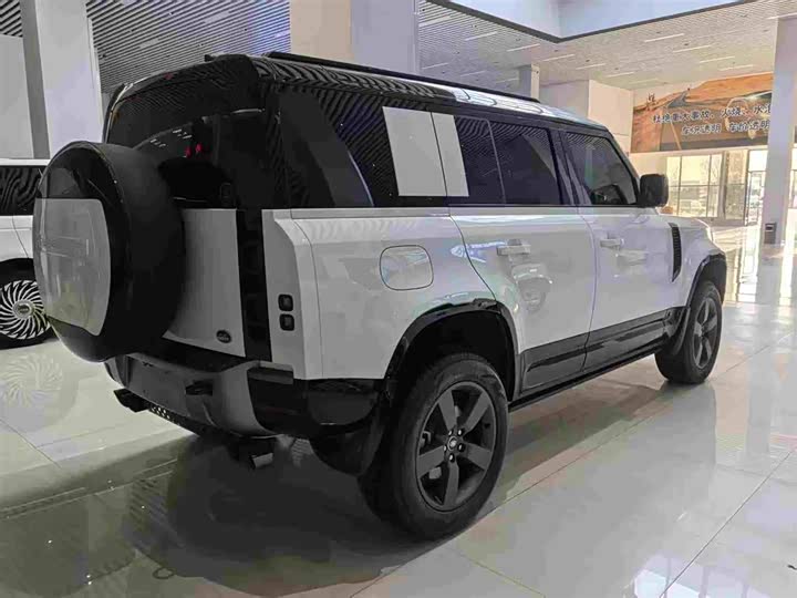 Фото 9 - Land Rover Defender