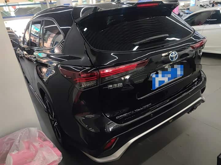 Фото 5 - Toyota Crown Kluger