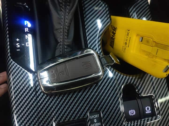 Фото 9 - Toyota Crown Kluger