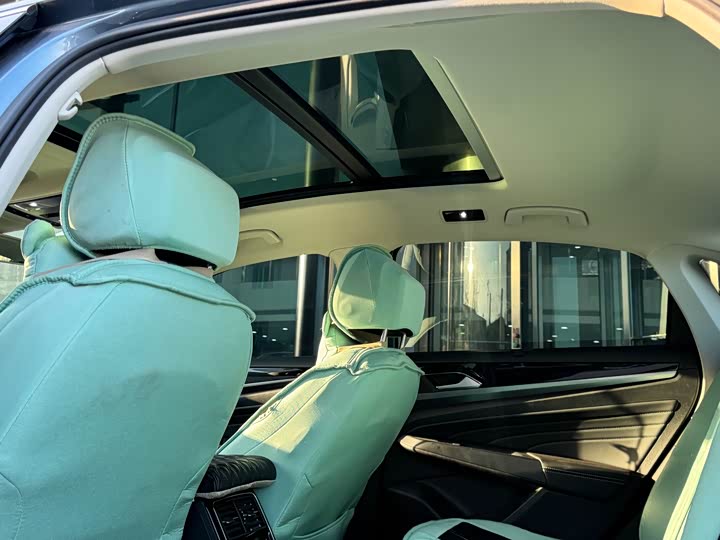 Фото 8 - Volkswagen Passat