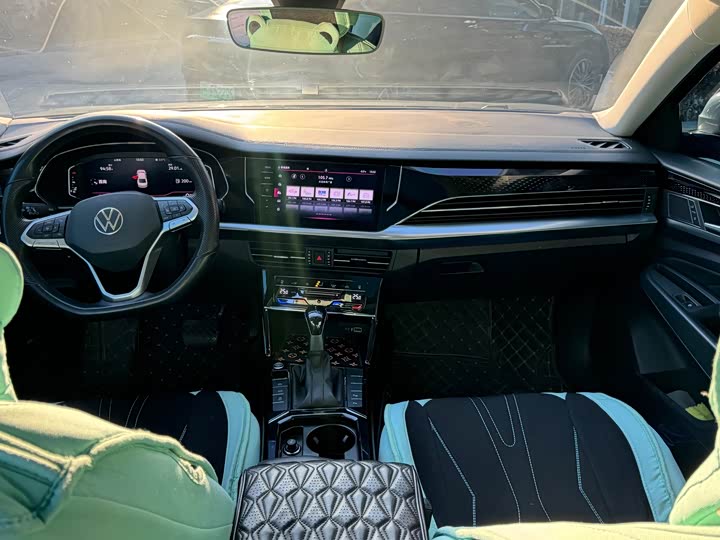 Фото 9 - Volkswagen Passat