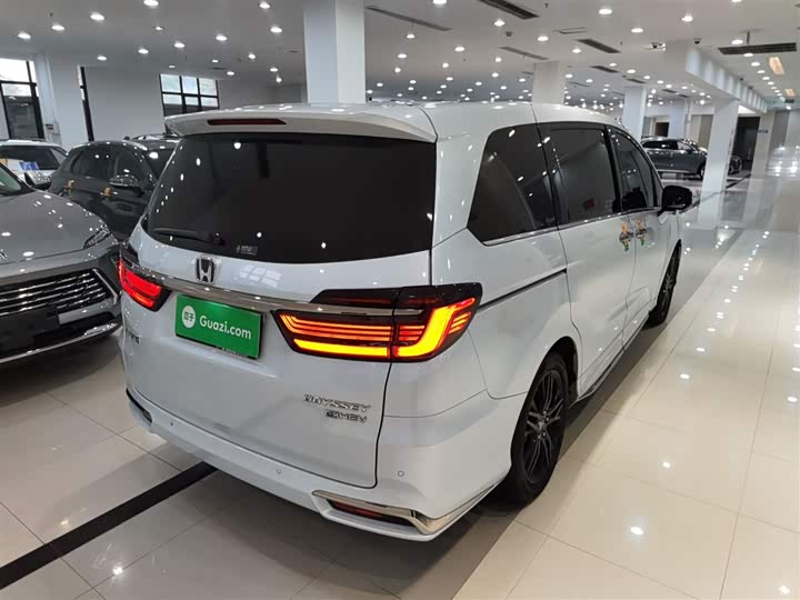 Фото 7 - Honda Odyssey