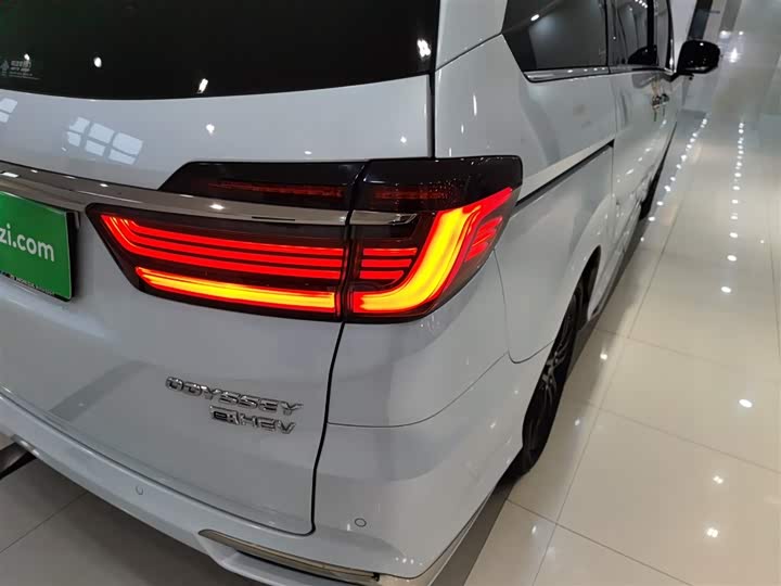 Фото 8 - Honda Odyssey