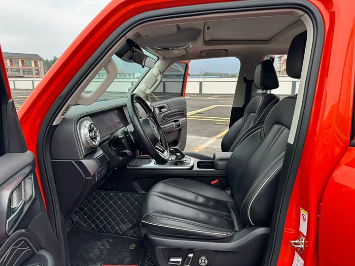 Фото 7 - Tank 300