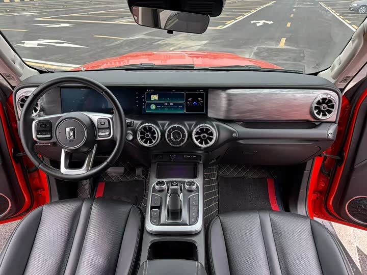 Фото 9 - Tank 300