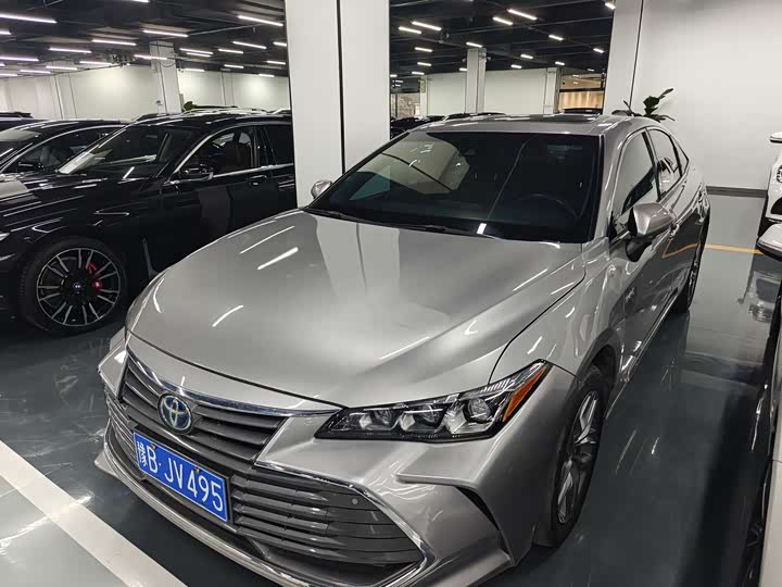 Фото 1 - Toyota Avalon