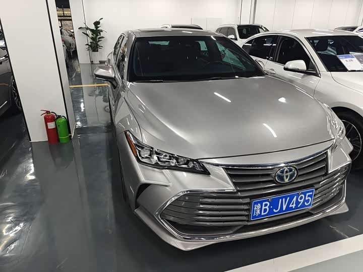 Фото 3 - Toyota Avalon
