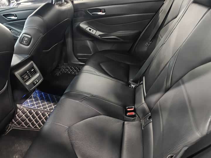 Фото 6 - Toyota Avalon