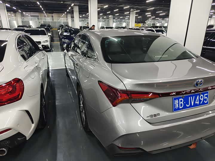 Фото 7 - Toyota Avalon