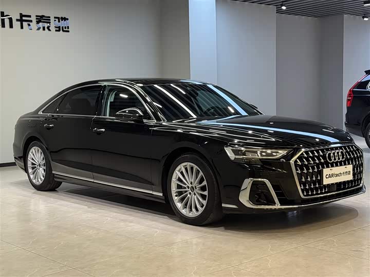 Фото 2 - Audi A8
