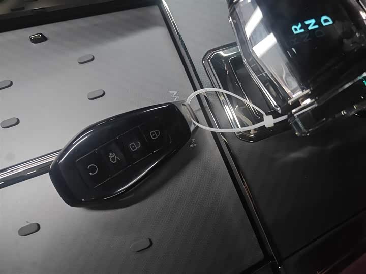 Фото 9 - Denza Z9GT