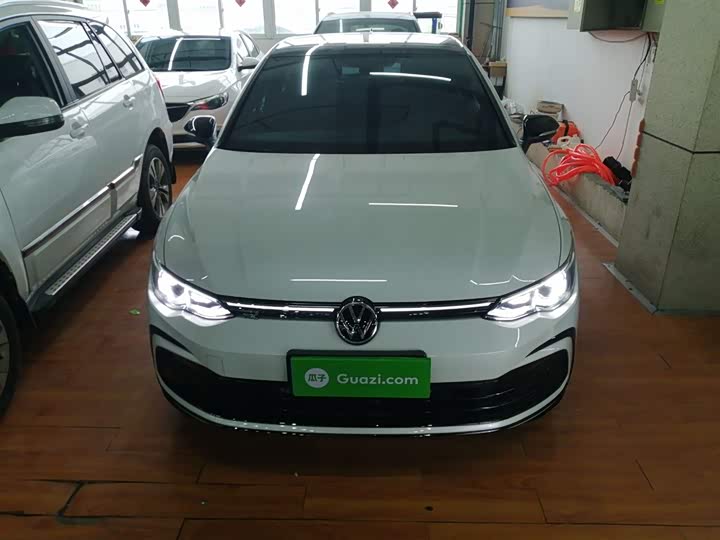 Фото 3 - Volkswagen Golf